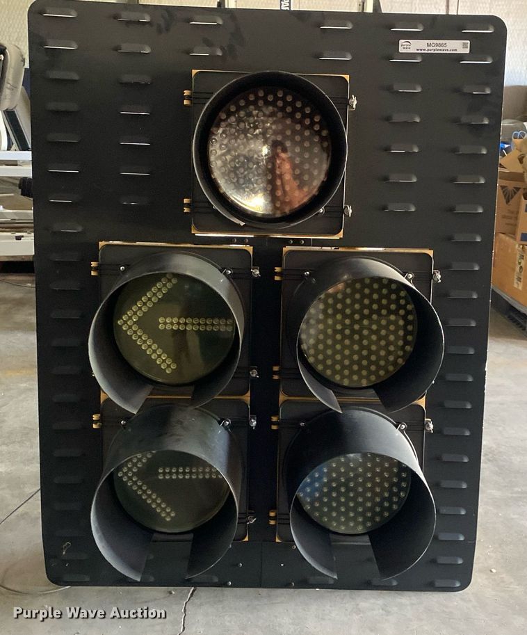 image for item MG9865 Stop light