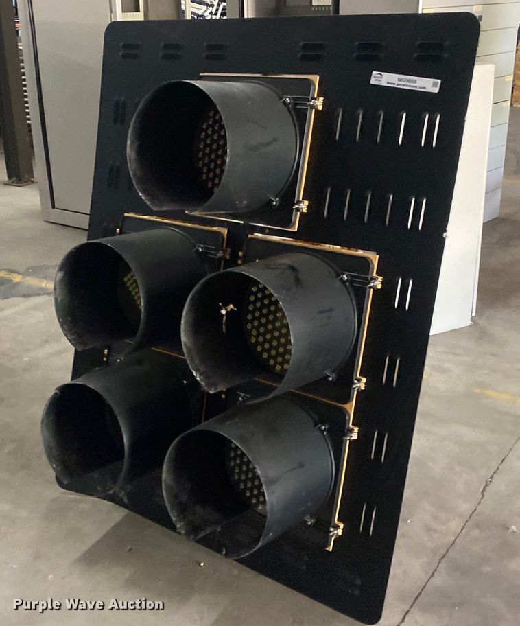 image for item MG9866 Stop light