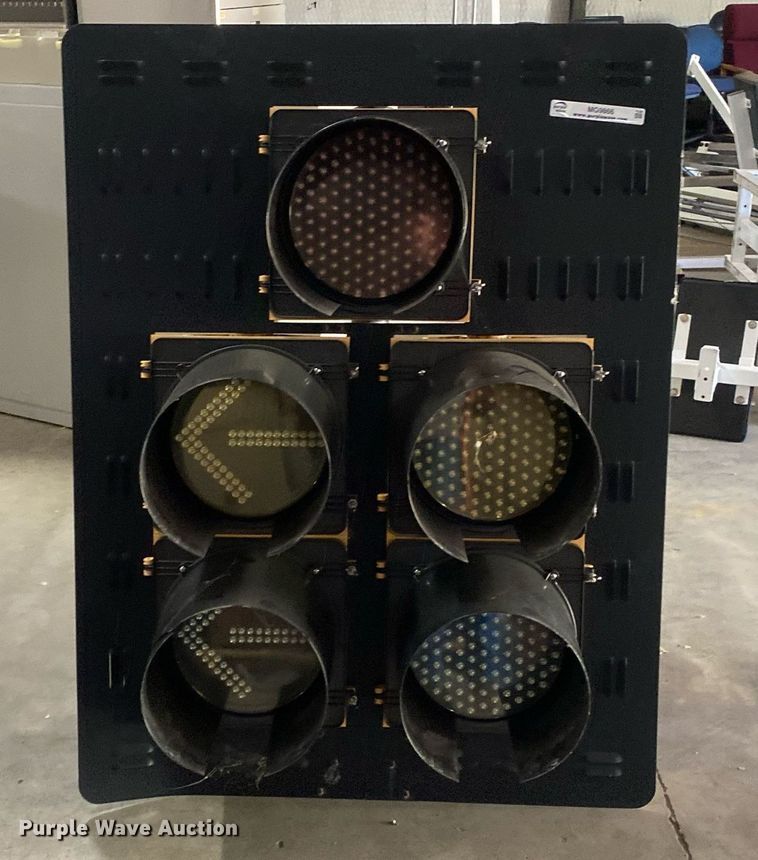 image for item MG9866 Stop light