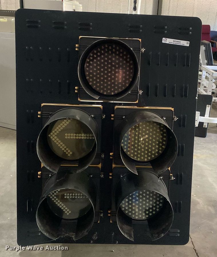 image for item MG9866 Stop light