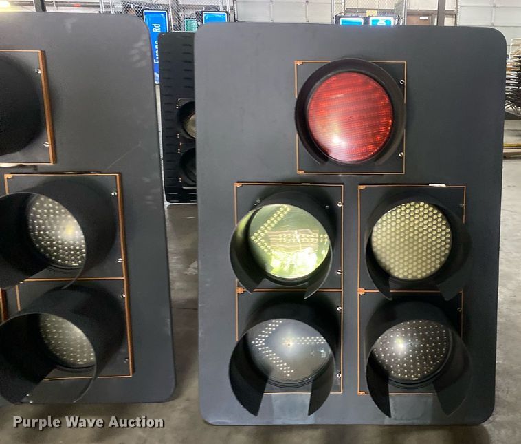 image for item MG9867 (3) stop lights