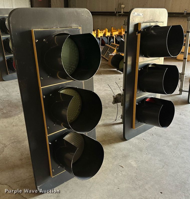 image for item MG9870 (2) stop lights