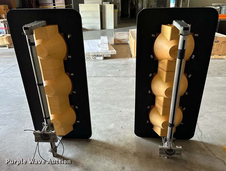 image for item MG9870 (2) stop lights