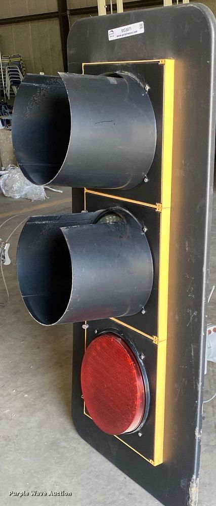 image for item MG9871 Stop light