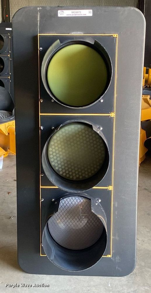 image for item MG9872 Stop light