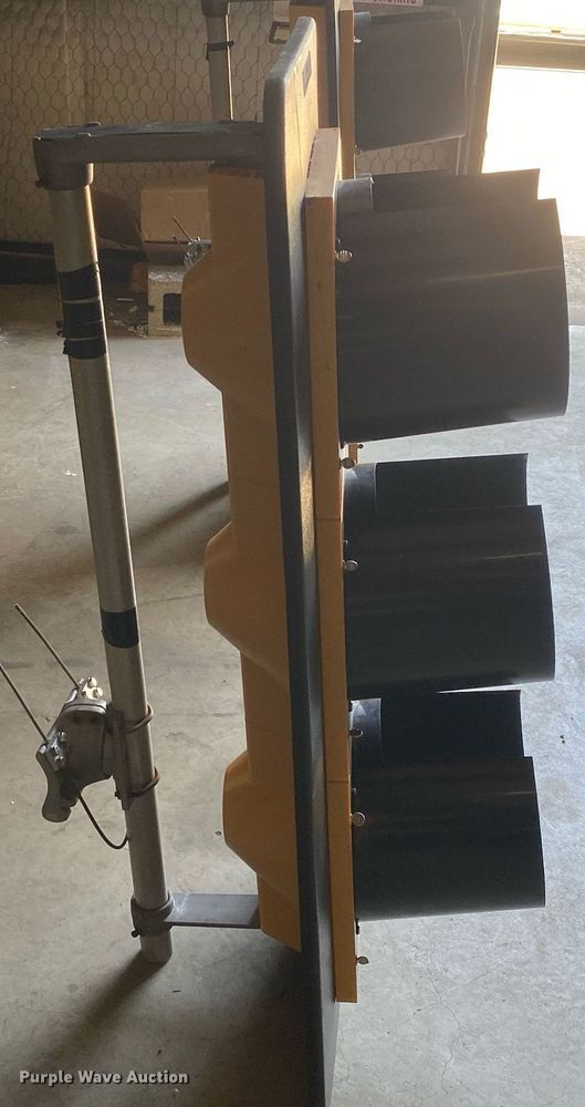 image for item MG9872 Stop light