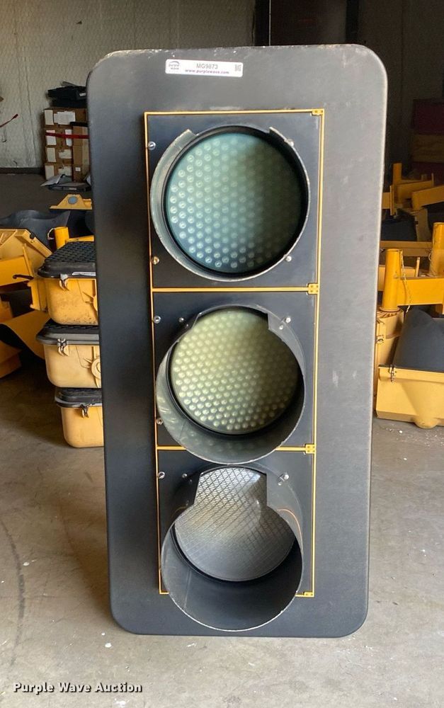 image for item MG9873 Stop light