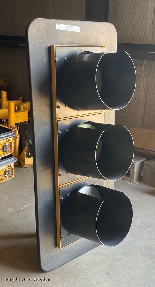 image for item MG9873 Stop light