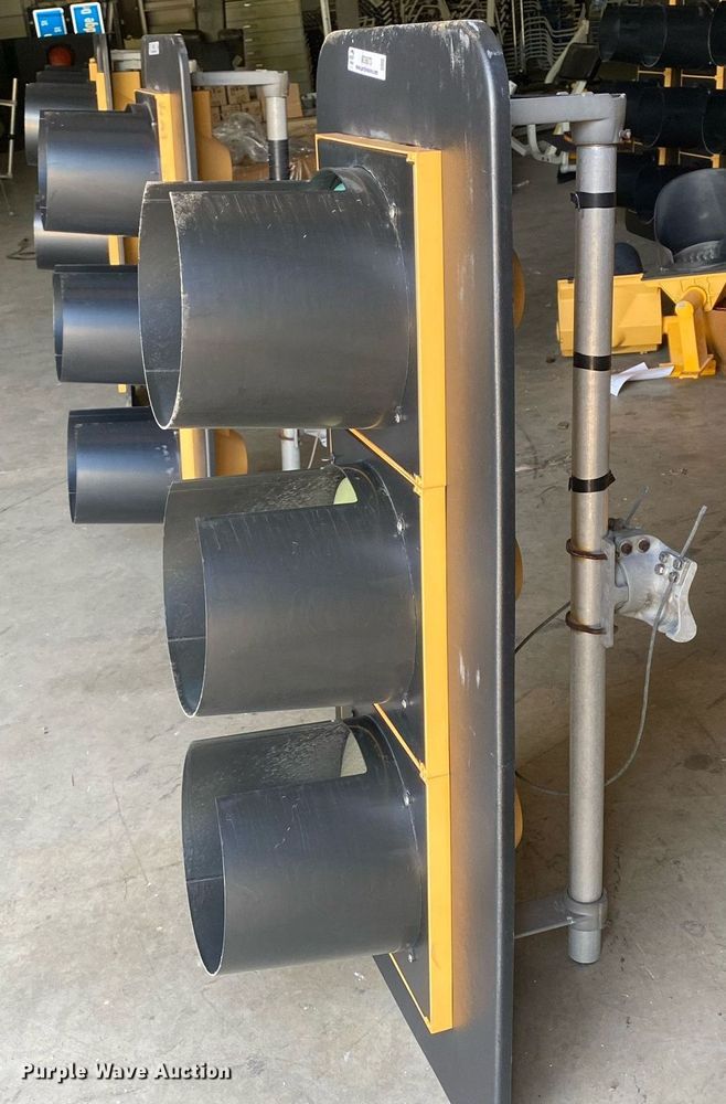 image for item MG9873 Stop light