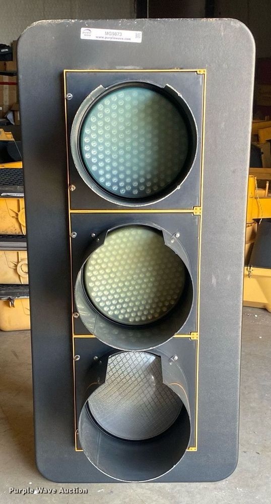 image for item MG9873 Stop light