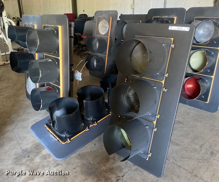 image for item MG9875 (4) stop Lights