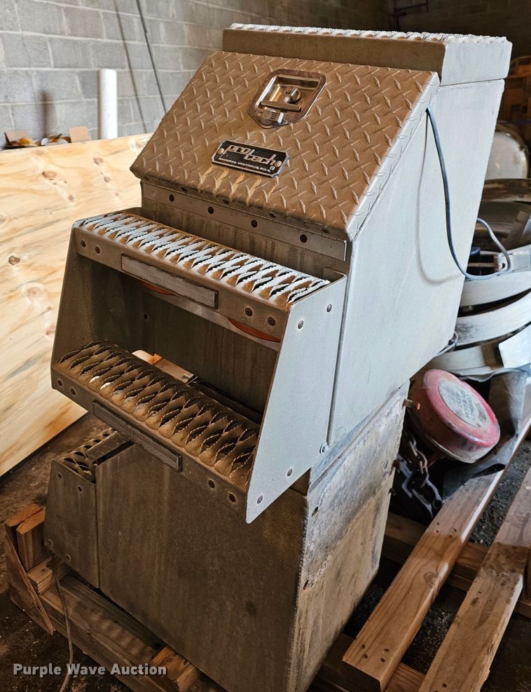 image for item MI9424 Truck parts