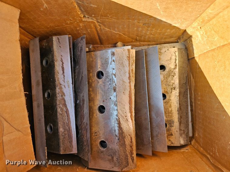 image for item MI9428 Wood chipper knives