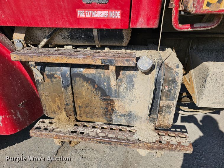 image for item MI9431 2002 Sterling L-Line  dump truck