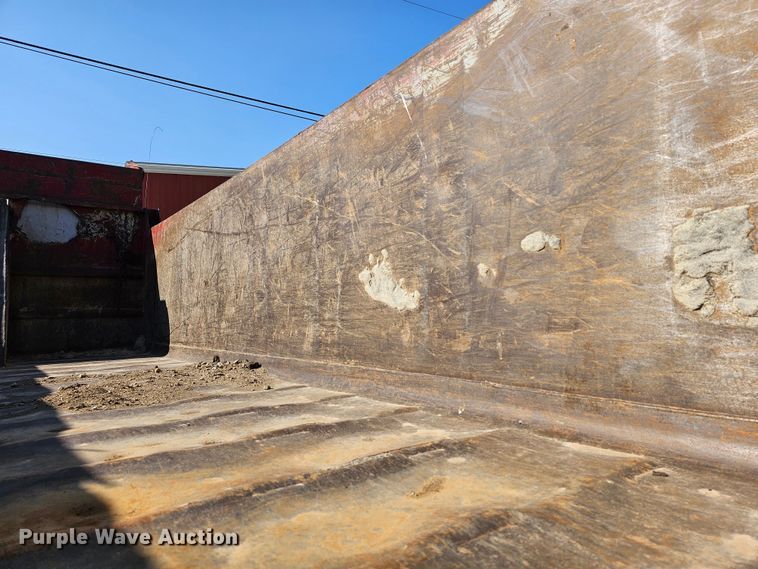 image for item MI9431 2002 Sterling L-Line  dump truck