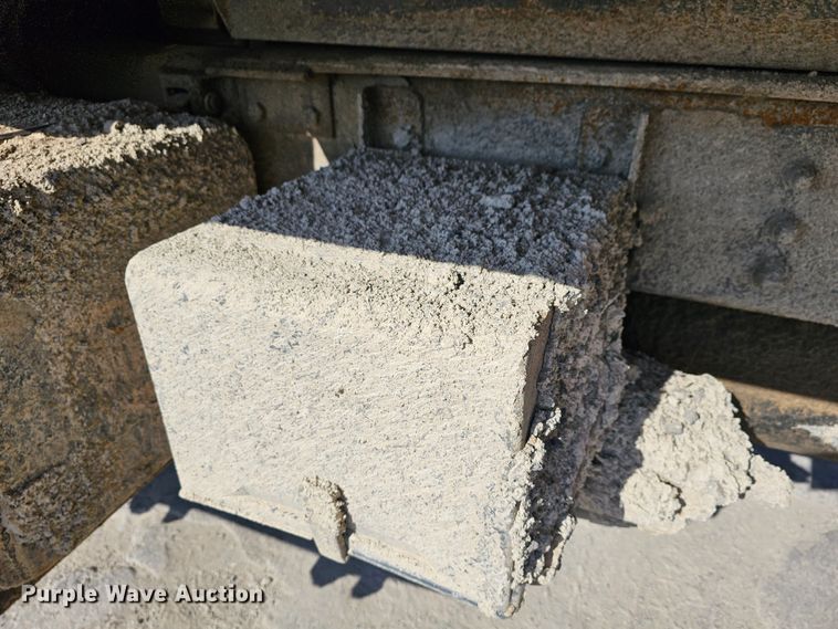 image for item MI9431 2002 Sterling L-Line  dump truck