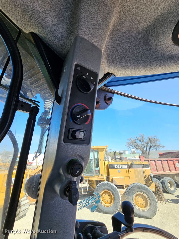 image for item MI9432 2012 New Holland T6020 Plus  MFWD tractor