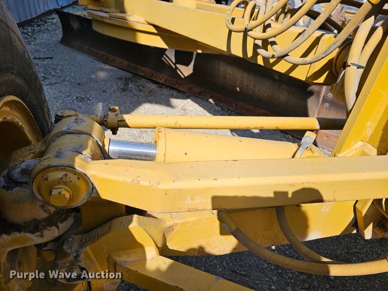 image for item MI9433 1991 Caterpillar 120G  motor grader