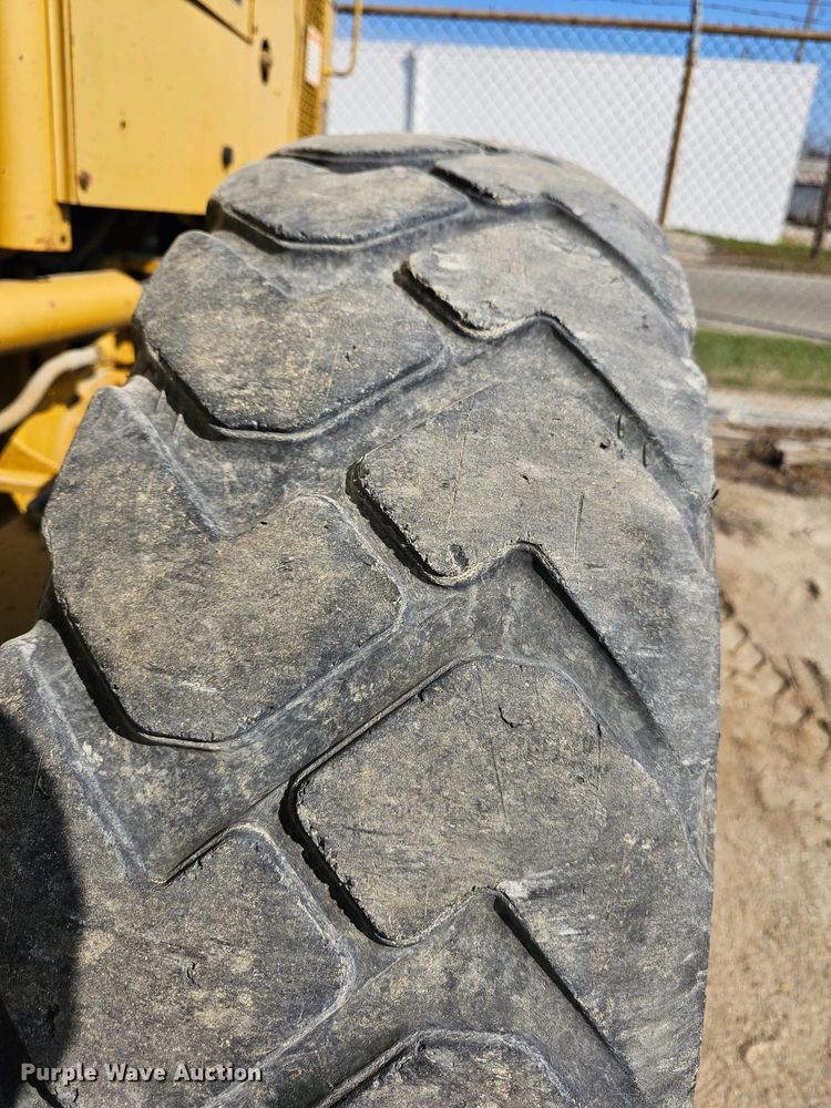 image for item MI9434 1991 Caterpillar 120G  motor grader