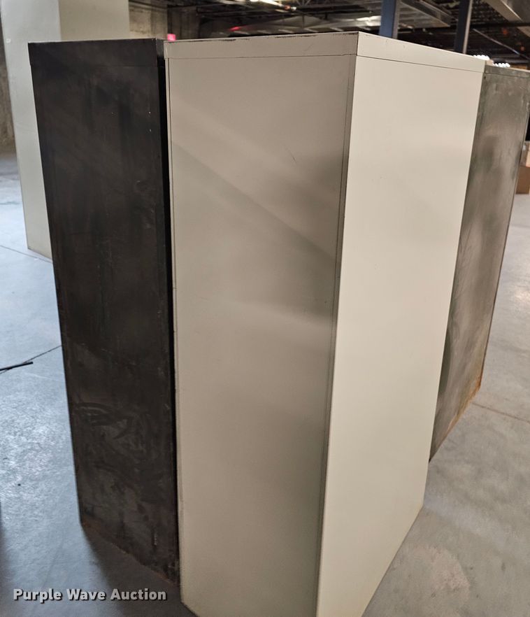 image for item MI9437 (8) cabinets
