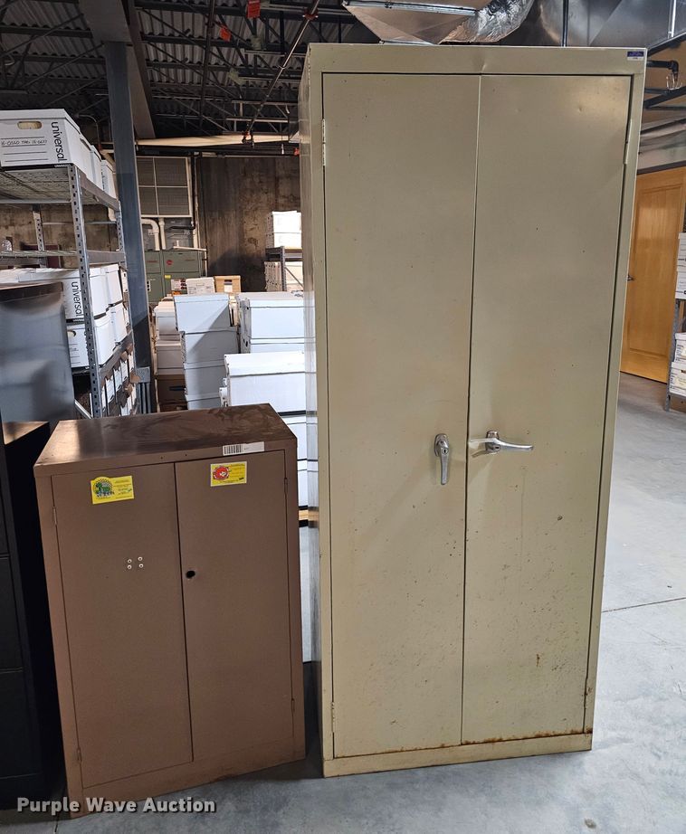 image for item MI9437 (8) cabinets