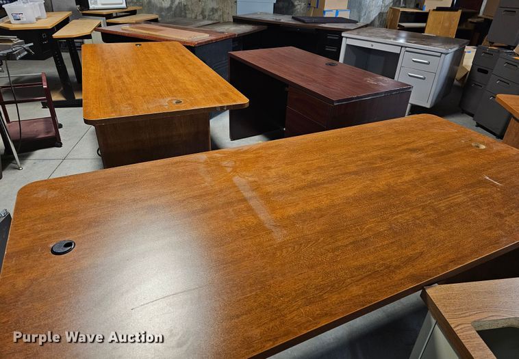 image for item MI9439 (13) desks