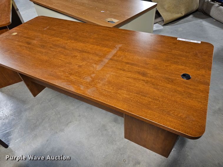 image for item MI9439 (13) desks