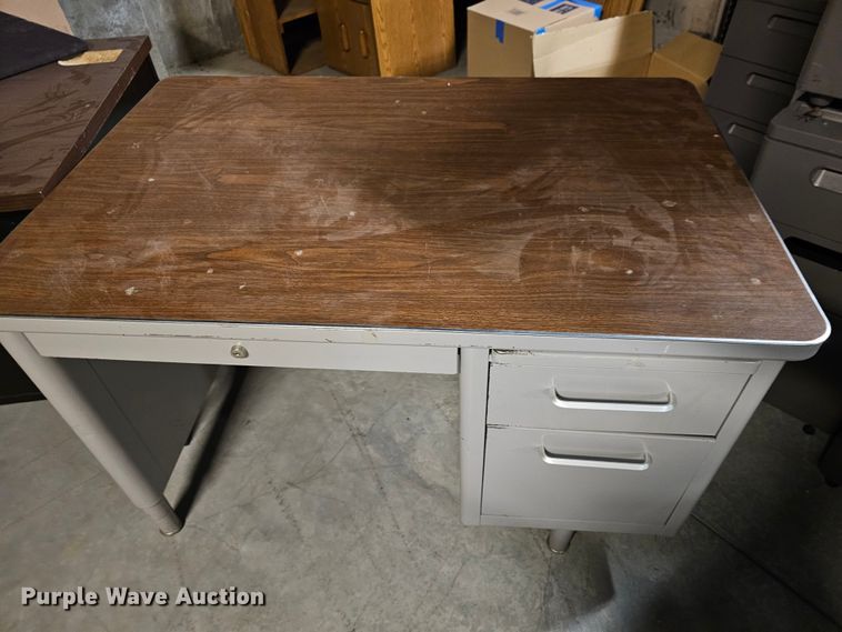 image for item MI9439 (13) desks