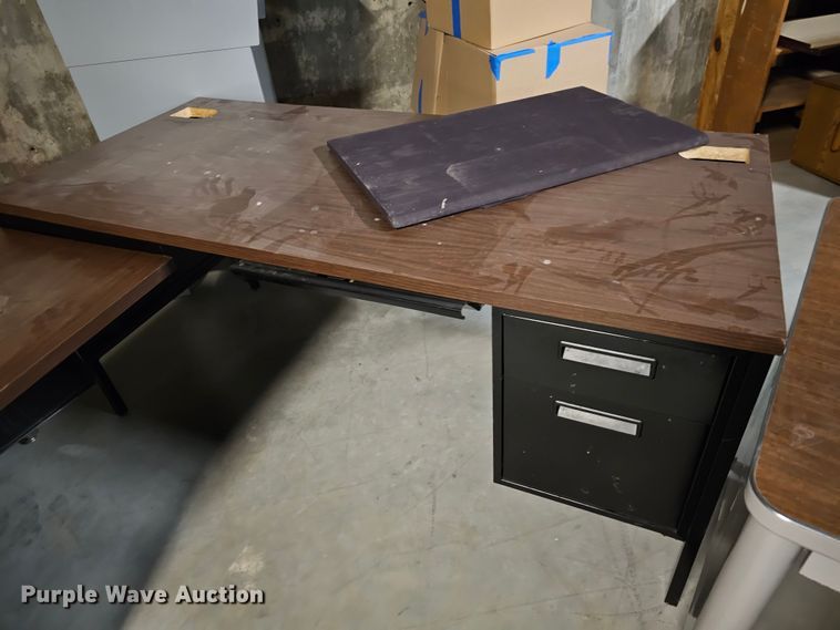 image for item MI9439 (13) desks