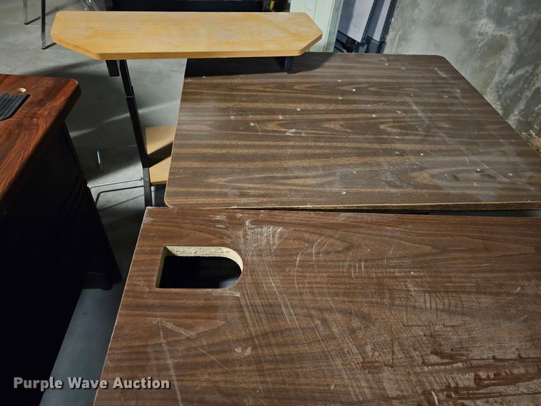 image for item MI9439 (13) desks