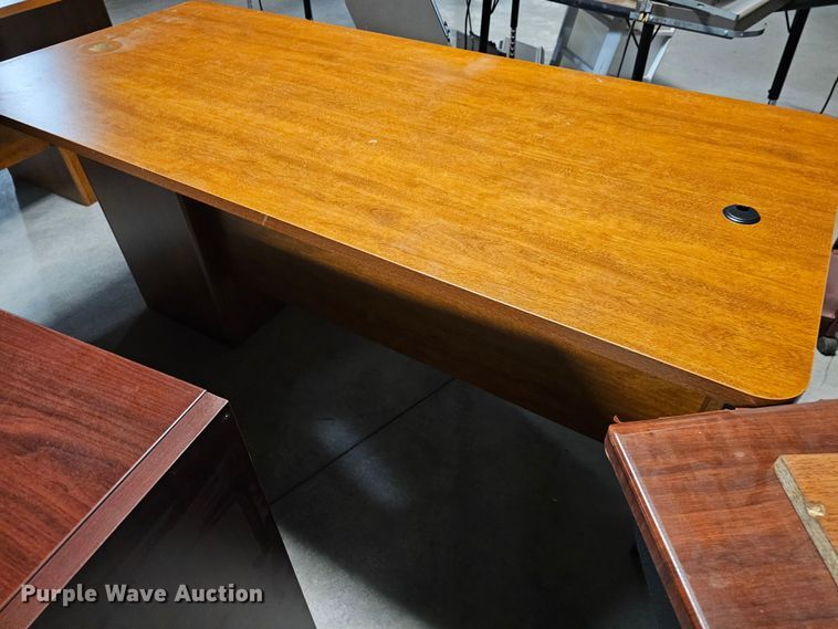 image for item MI9439 (13) desks