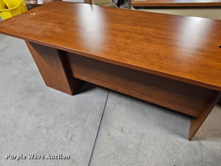 image for item MI9439 (13) desks