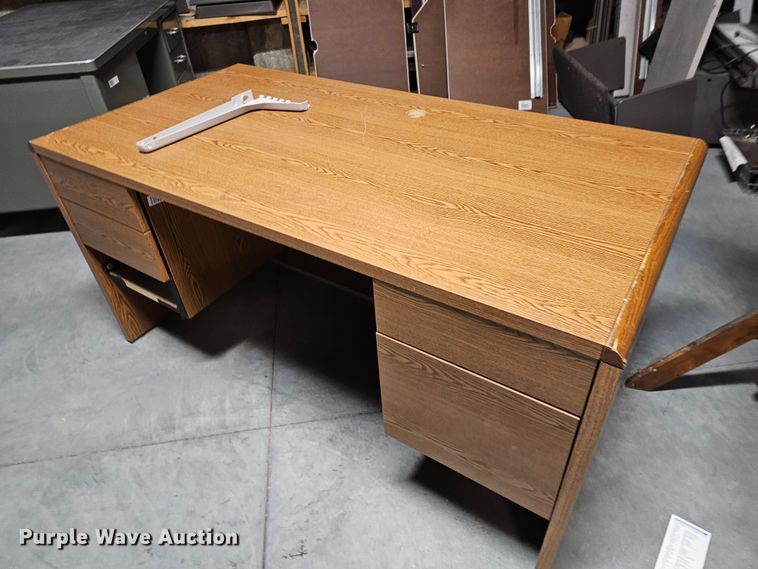 image for item MI9439 (13) desks