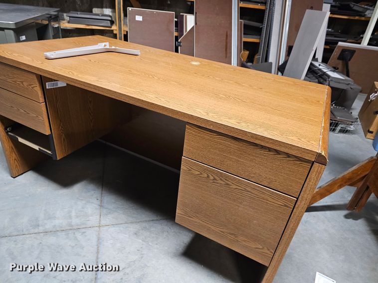 image for item MI9439 (13) desks