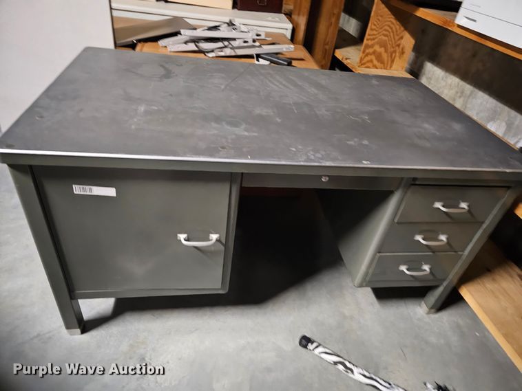 image for item MI9439 (13) desks