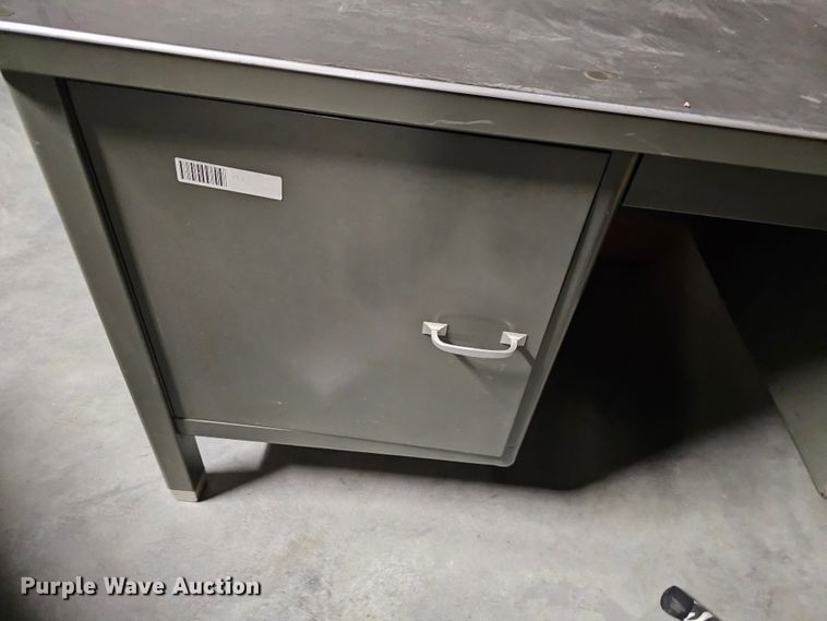 image for item MI9439 (13) desks