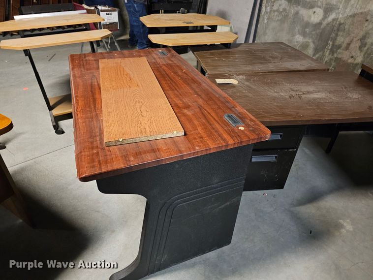 image for item MI9439 (13) desks
