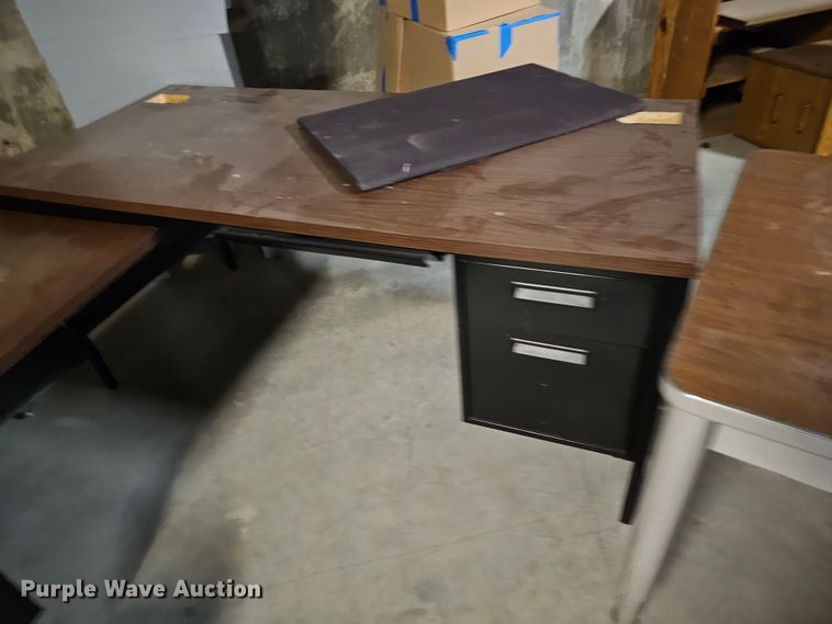 image for item MI9439 (13) desks