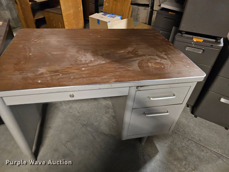 image for item MI9439 (13) desks