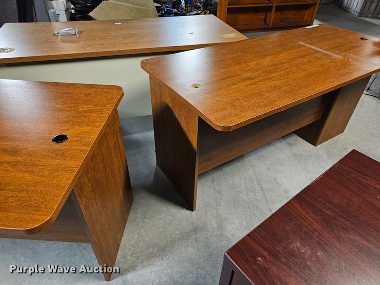 image for item MI9439 (13) desks