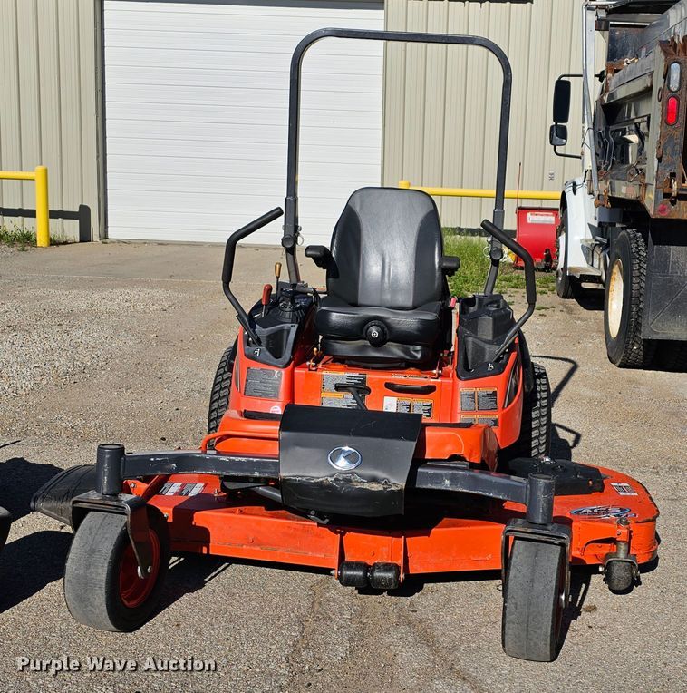 image for item MI9464 2017 Kubota ZD1211L  ZTR lawn mower
