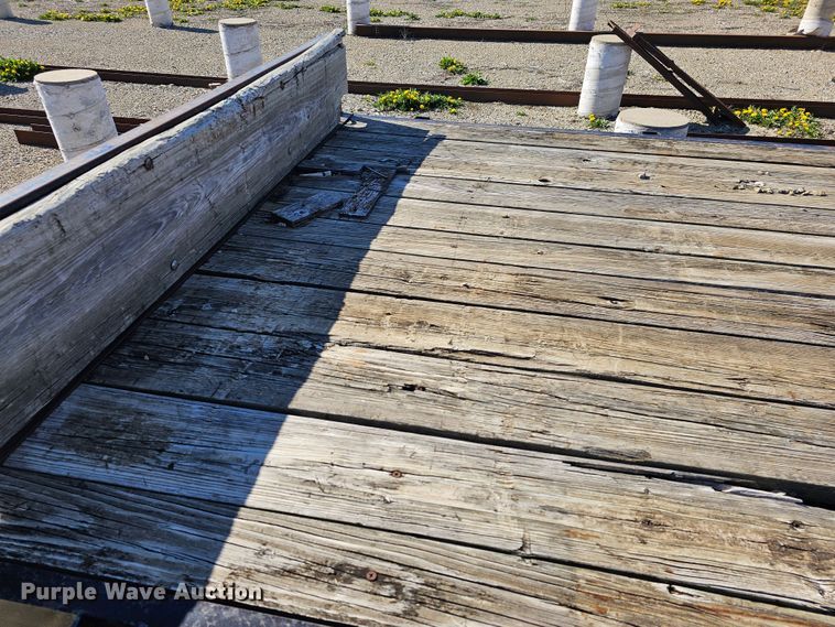 image for item MI9465 1993 Starlite 82185CR  utility trailer