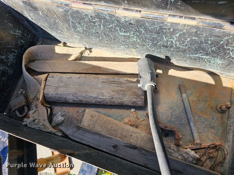 image for item MI9465 1993 Starlite 82185CR  utility trailer