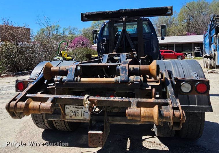 image for item MI9466 2010 Ford F650 Super Duty  hook lift truck