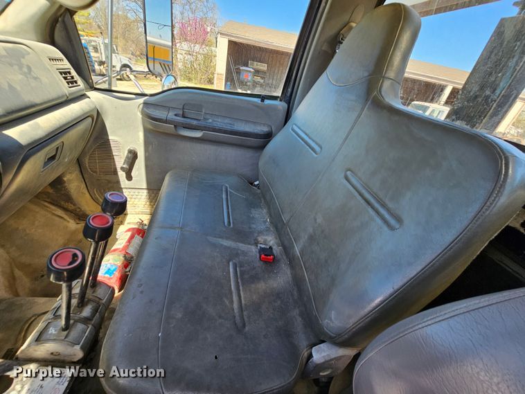 image for item MI9466 2010 Ford F650 Super Duty  hook lift truck