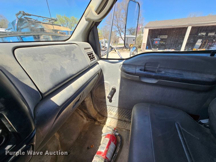 image for item MI9466 2010 Ford F650 Super Duty  hook lift truck