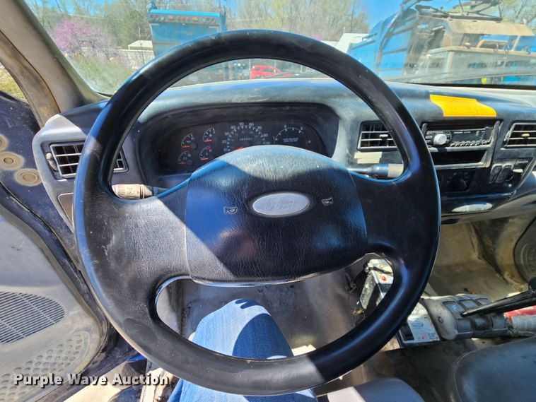 image for item MI9466 2010 Ford F650 Super Duty  hook lift truck