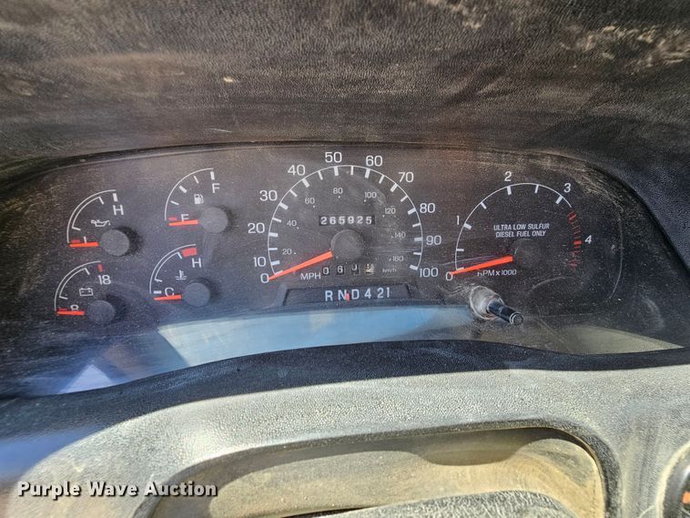 image for item MI9466 2010 Ford F650 Super Duty  hook lift truck