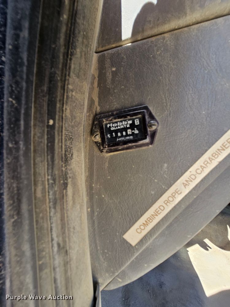 image for item MI9466 2010 Ford F650 Super Duty  hook lift truck