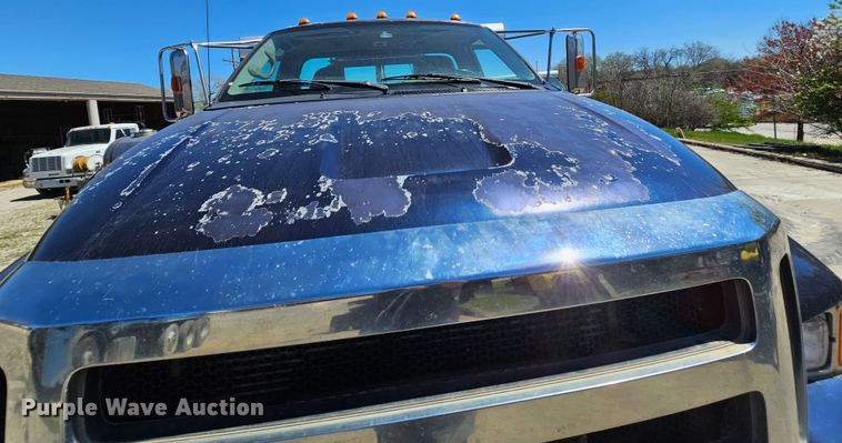 image for item MI9466 2010 Ford F650 Super Duty  hook lift truck